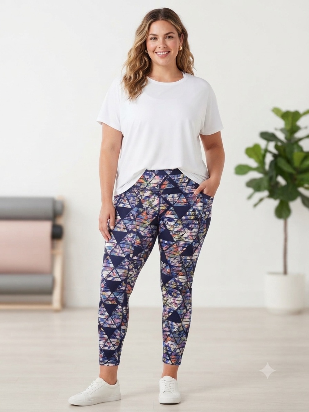 LuLaRoe Navy Multicolor Geometric Print Leggings. Euc